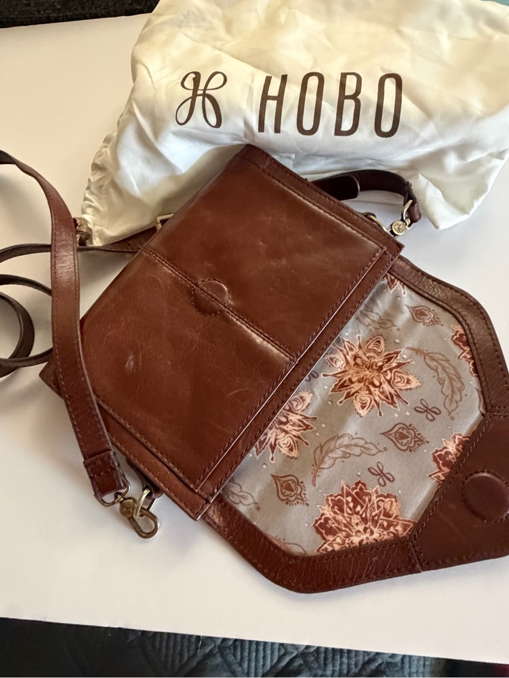 HOBO Brown Leather Envelope Crossbody Bag - Picture 3 of 10